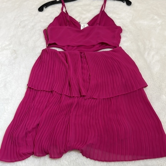 EXPRESS pleated tiered cut out fit and flare pink dress size S NWT - Picture 3 of 16